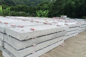 鋼筋混凝土蓋板模具澆筑水泥蓋板時應(yīng)使用哪種級別的鋼筋？