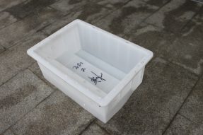如何解決公路路沿石塑料模具在注塑過(guò)程開(kāi)裂的問(wèn)題？